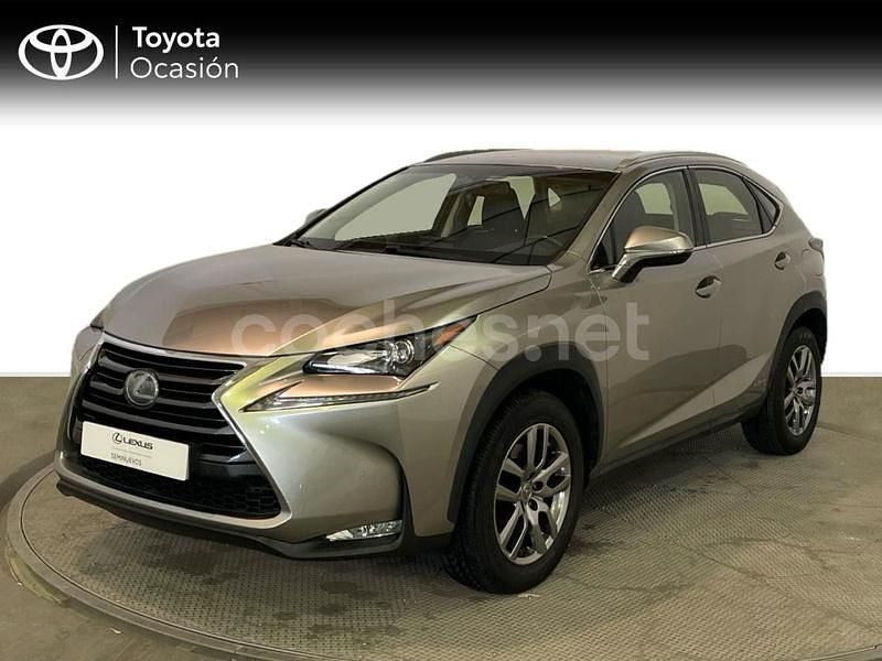 Usado Lexus NX300h Executive Line 197 CV (144 kW) 2016 Gris / plata SUV