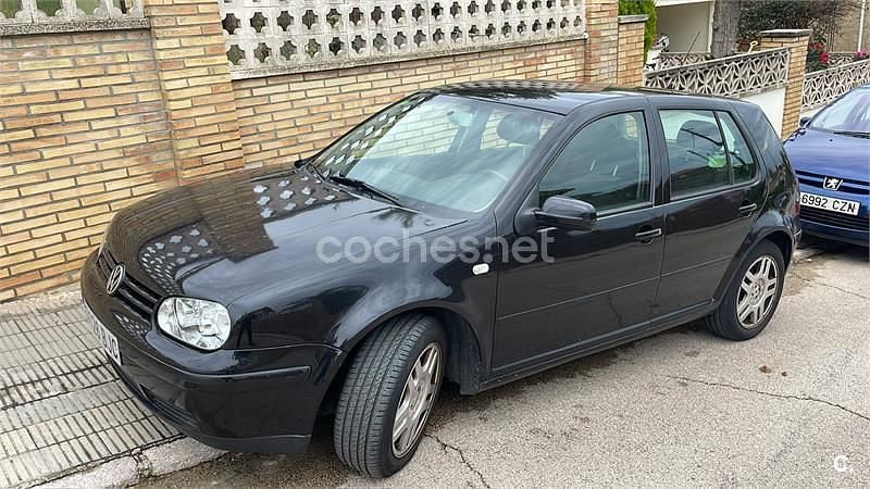 Negro Usado 2001 VW Golf IV Berlina | 2900 € (Precio justo) - Imagen 1/4