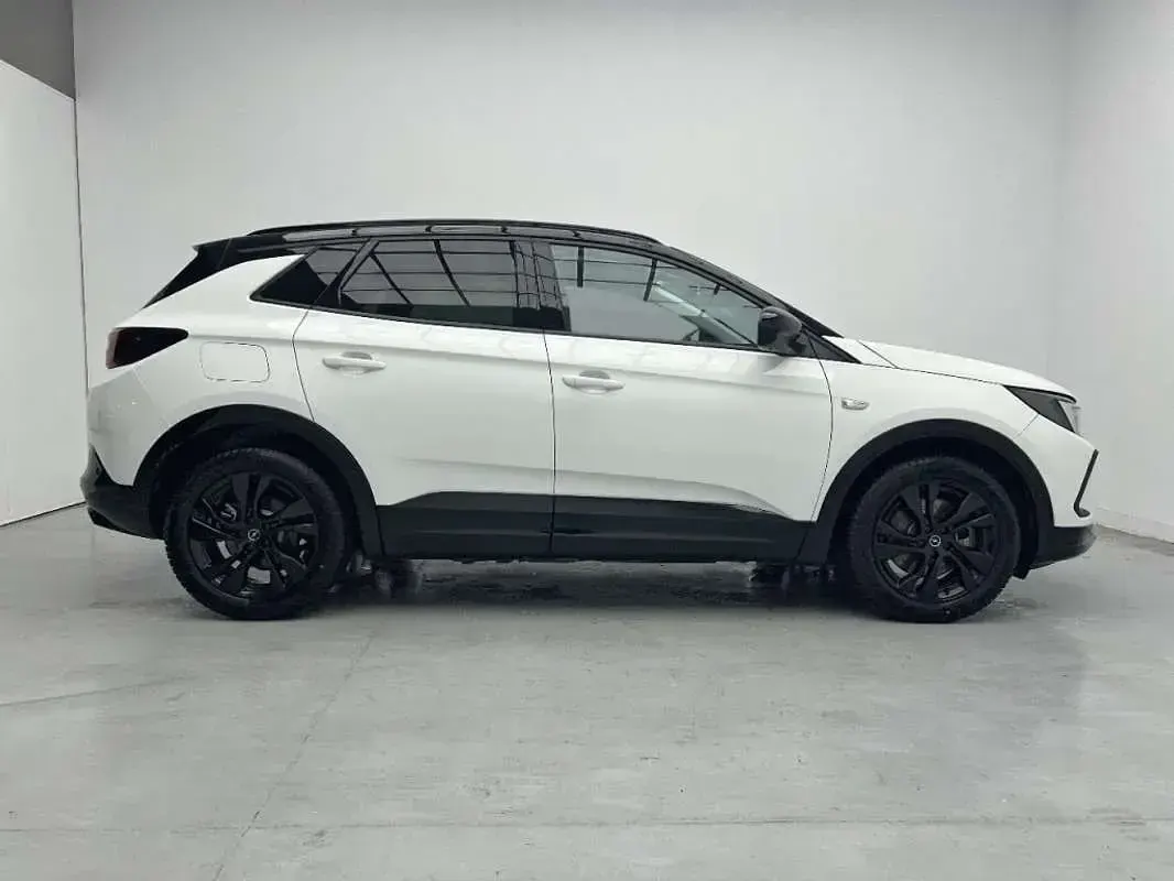 Usado Opel Grandland X GS Line 226 CV (166 kW) 2022 Blanco SUV