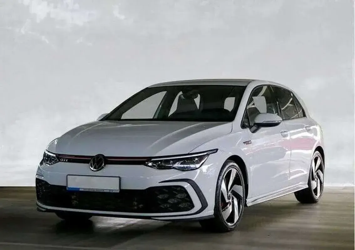 Usado VW Golf VIII GTI 245 CV (180 kW) 2021 Blanco Berlina