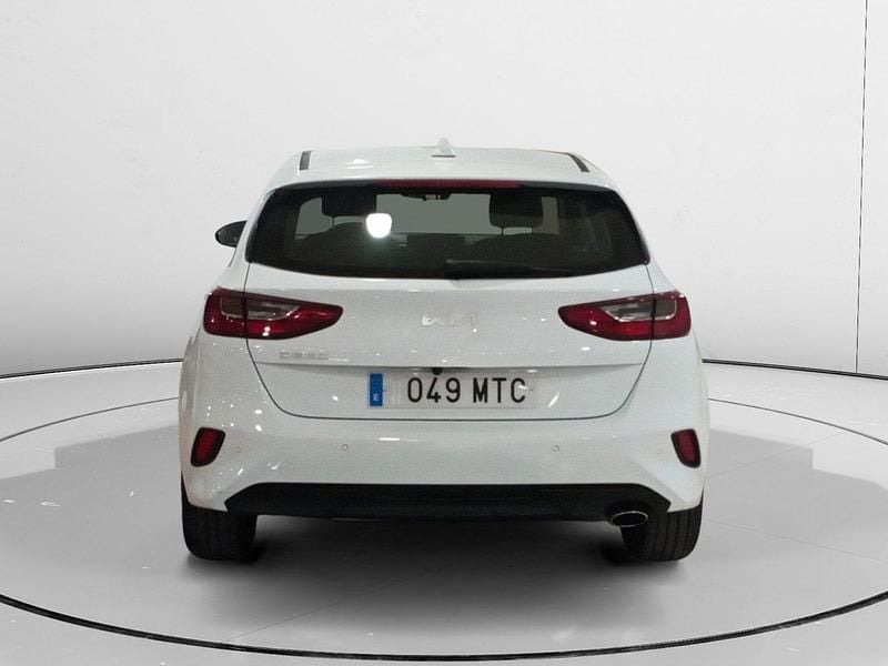 Usado Kia Ceed 102 CV (75 kW) 2024 Blanco Utilitario