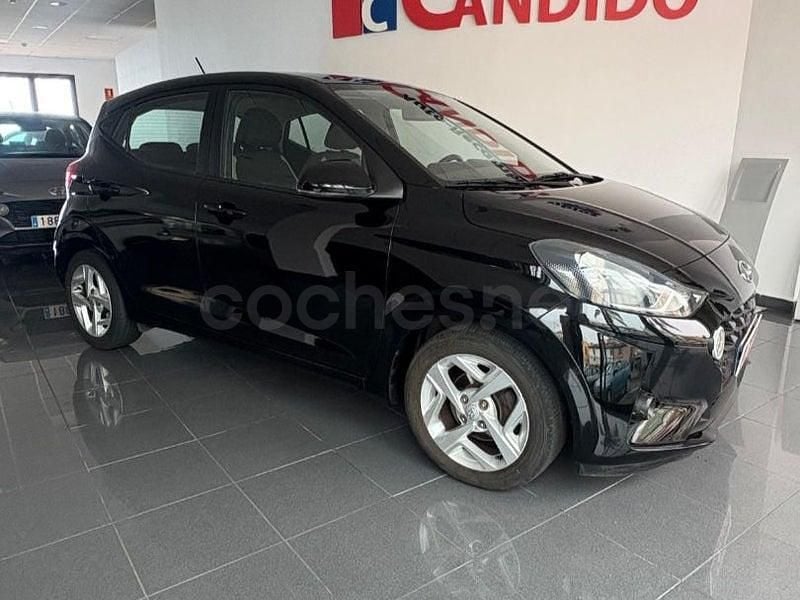 Usado Hyundai i10 67 CV (49 kW) 2022 Negro Utilitario