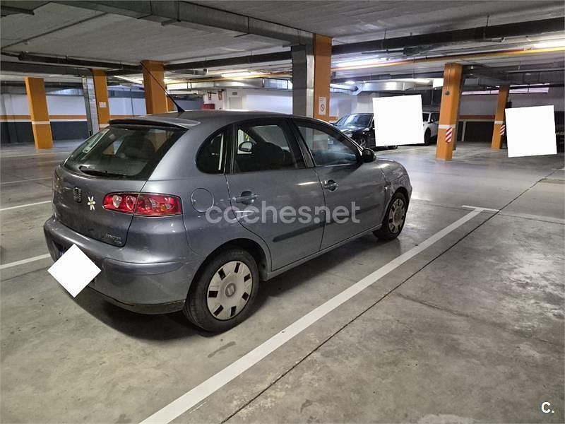 Usado Seat Ibiza 100 CV (73 kW) 2005 Gris / plata Berlina