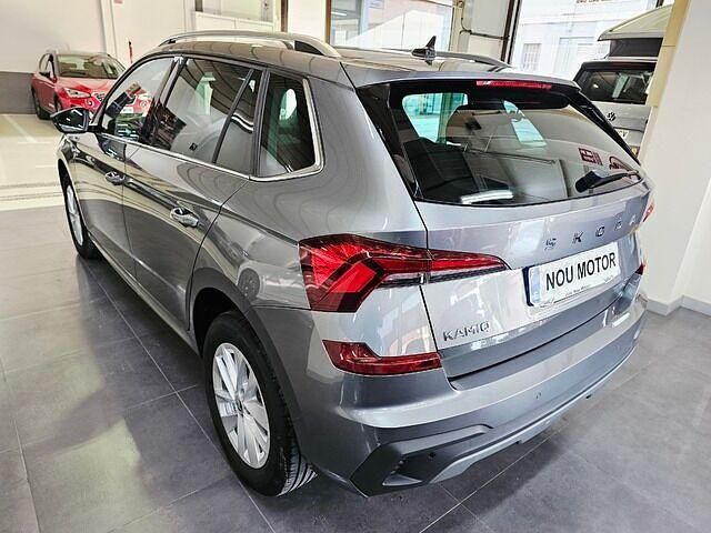Usado Skoda Kamiq Selection 115 CV (84 kW) 2024 Gris / plata SUV