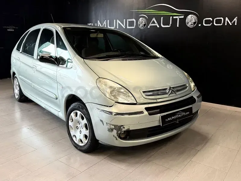 Usado Citroën Xsara Picasso Exclusive 110 CV (80 kW) 2005 Gris / plata Monovolumen