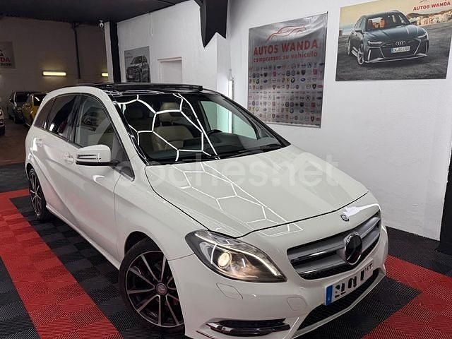 Usado Mercedes B180 AMG 109 CV (80 kW) 2015 Blanco Monovolumen