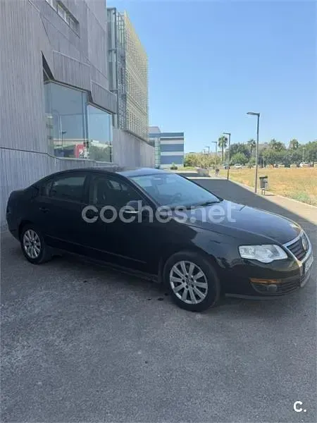 Usado VW Passat 140 CV (102 kW) 2010 Negro Berlina