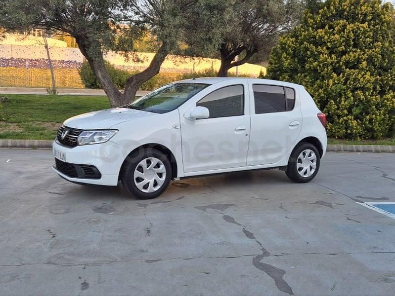 Usado Dacia Sandero Base 73 HP (53 kW) 2018 Branco Sedan