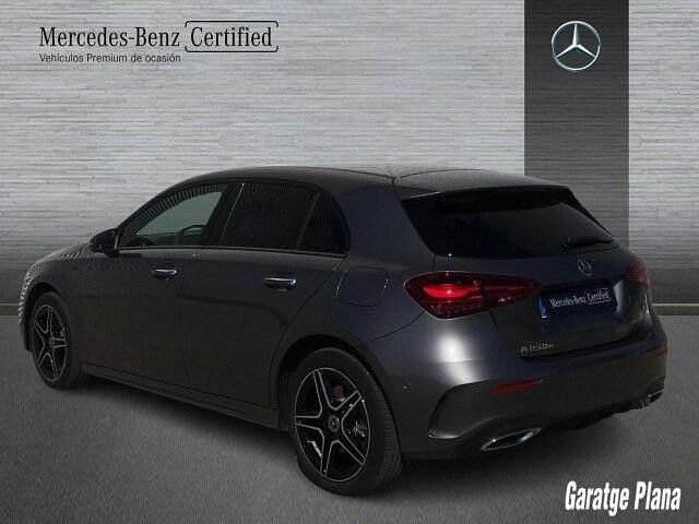 Usado Mercedes A250 AMG line 218 CV (160 kW) 2025 Gris montaña