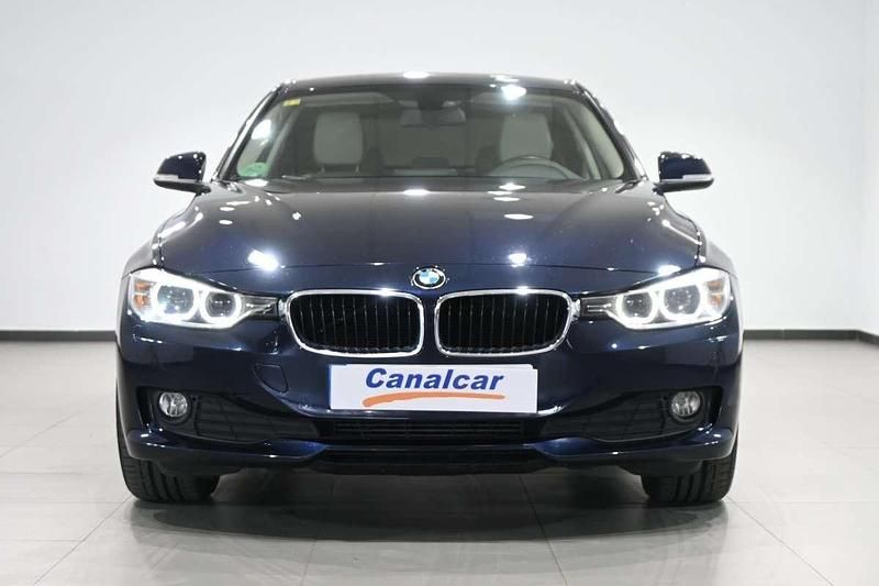 Używany BMW 318 143 KM (105 kW) 2015 Niebieski Sedan/Limuzyna