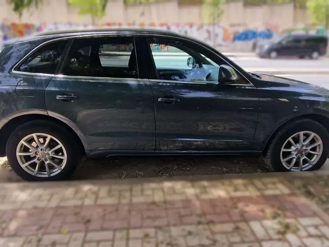 Usado Audi Q5 245 CV (180 kW) 2011 Gris SUV