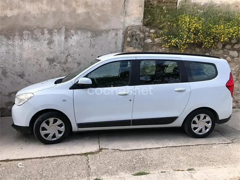 Usado Dacia Lodgy Ambiance 115 CV (84 kW) 2012 Blanco Monovolumen