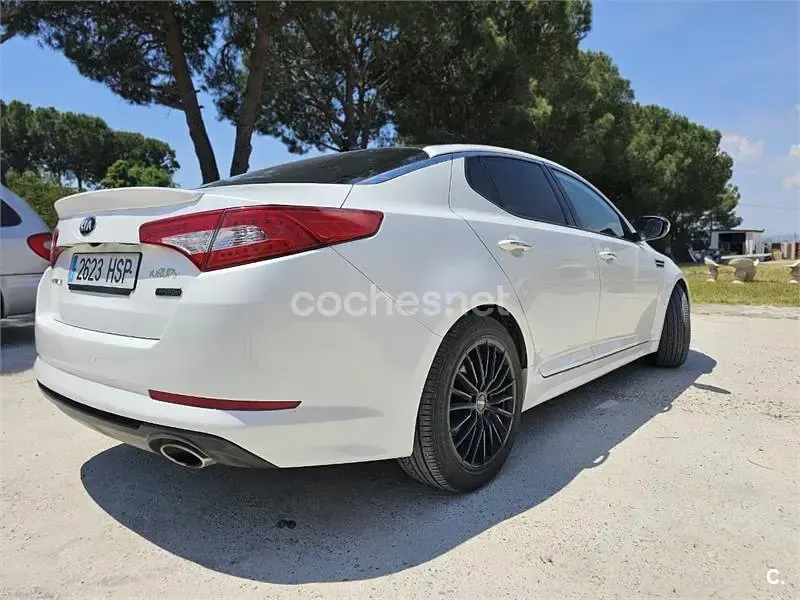 Usado Kia Optima 190 CV (139 kW) 2013 Blanco Berlina