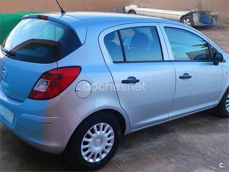 Usado Opel Corsa Selective 85 CV (62 kW) 2014 Gris / plata Utilitario