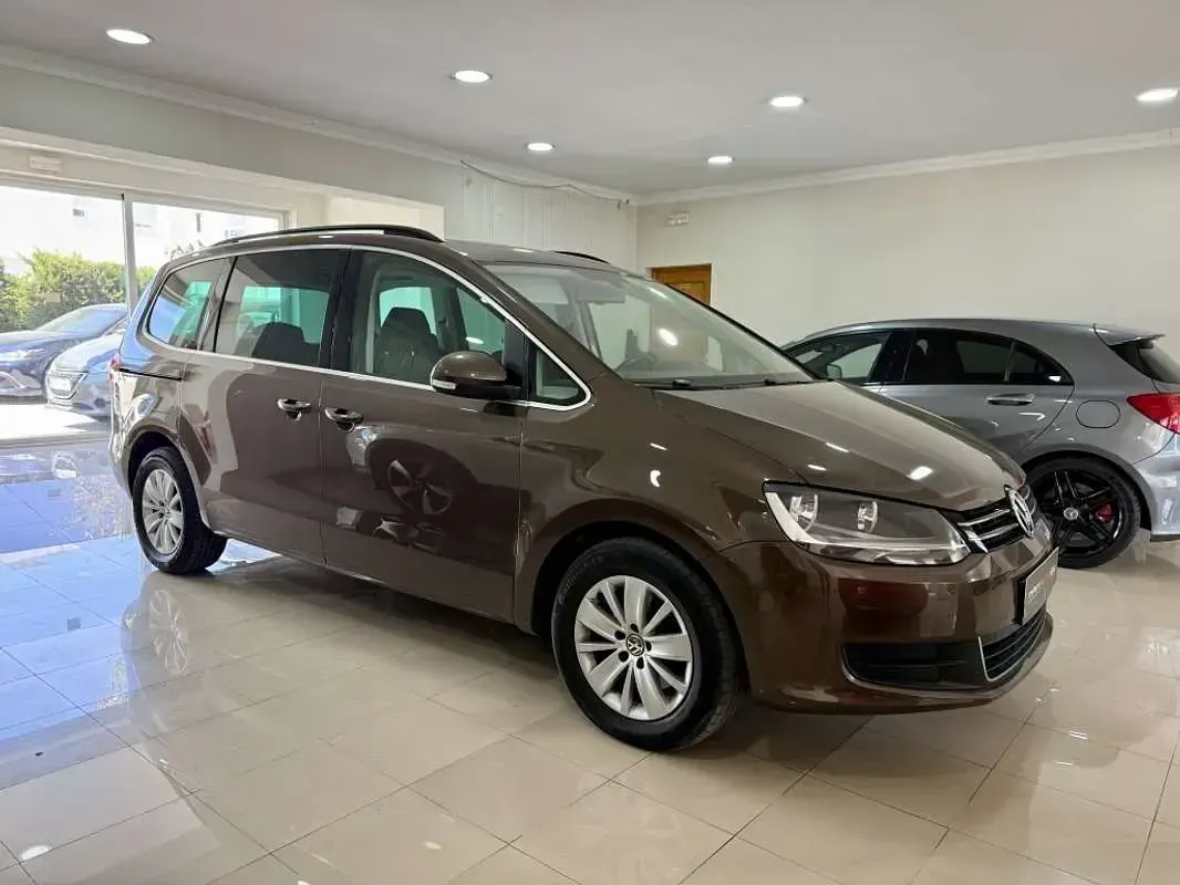 Usado VW Sharan Edition 140 CV (102 kW) 2011 Marrón Monovolumen