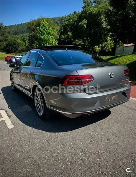 Usado VW Passat Sportline 190 CV (139 kW) 2015 Gris / plata Berlina