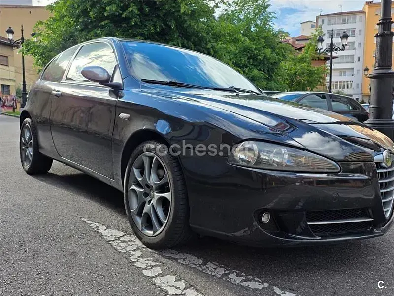 Usado Alfa Romeo 147 120 CV (88 kW) 2006 Negro Utilitario