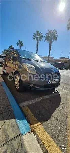 Usado Toyota Yaris 90 CV (66 kW) 2008 Gris / plata Utilitario