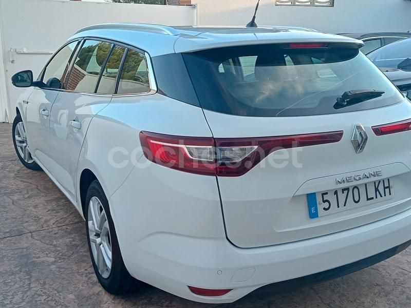Usado Renault Mégane GrandTour Business 115 CV (84 kW) 2020 Blanco Familiar