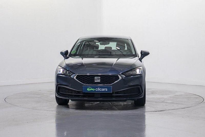 Usado Seat Leon Style 110 CV (80 kW) 2024 Gris / plata Berlina