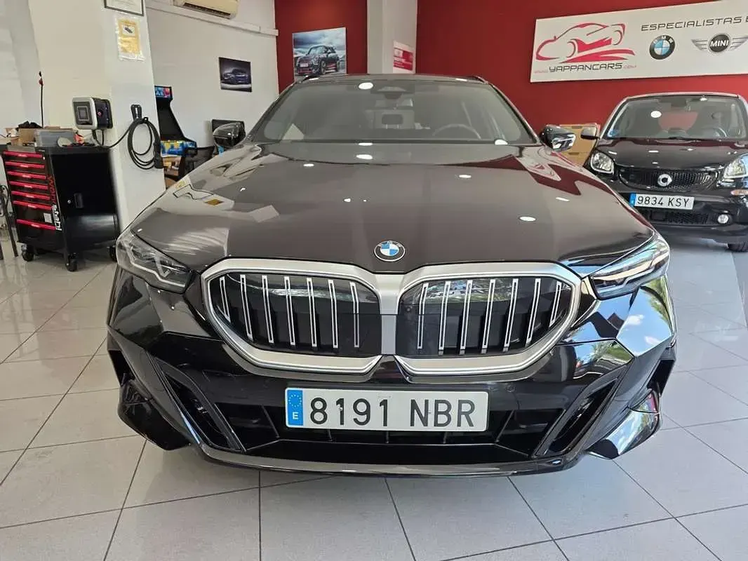 Usado BMW 520 Comfort Edition 197 CV (144 kW) 2025 Negro Familiar