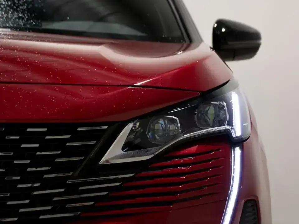 Usado Peugeot 3008 GT 130 CV (95 kW) 2022 Rojo SUV