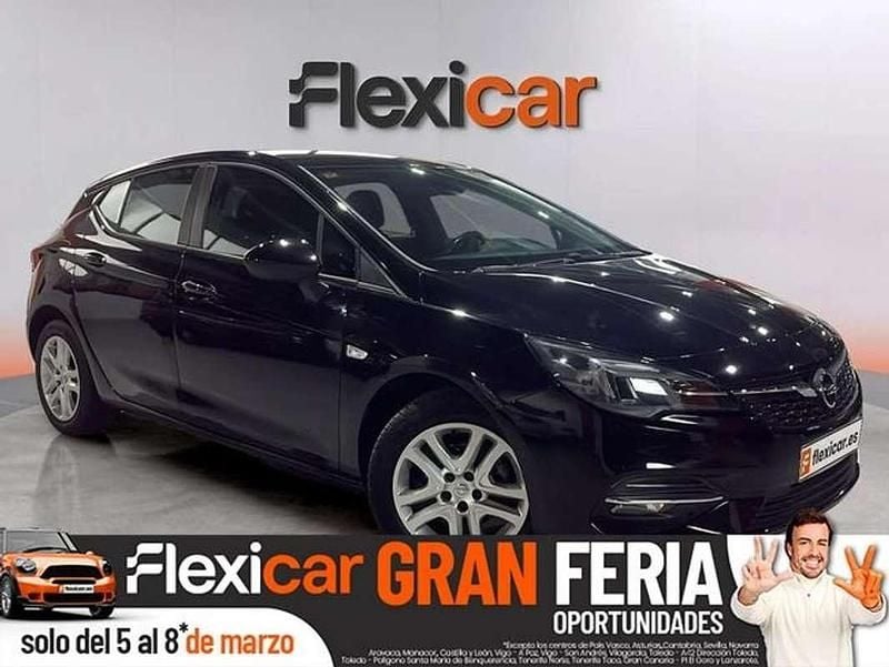 Usado Opel Astra Edition 110 CV (80 kW) 2021 Negro Utilitario