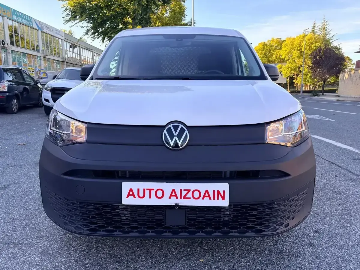 Usado VW Caddy 102 CV (75 kW) 2023 Blanco Monovolumen