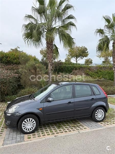 Usado Ford Fiesta Trend 90 CV (66 kW) 2006 Negro Berlina