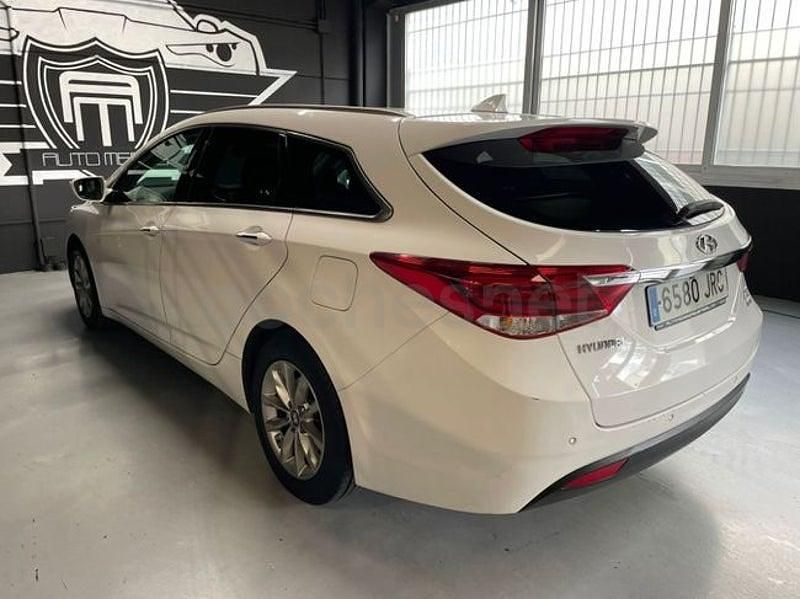 Usado Hyundai i40 141 CV (103 kW) 2016 Blanco Familiar