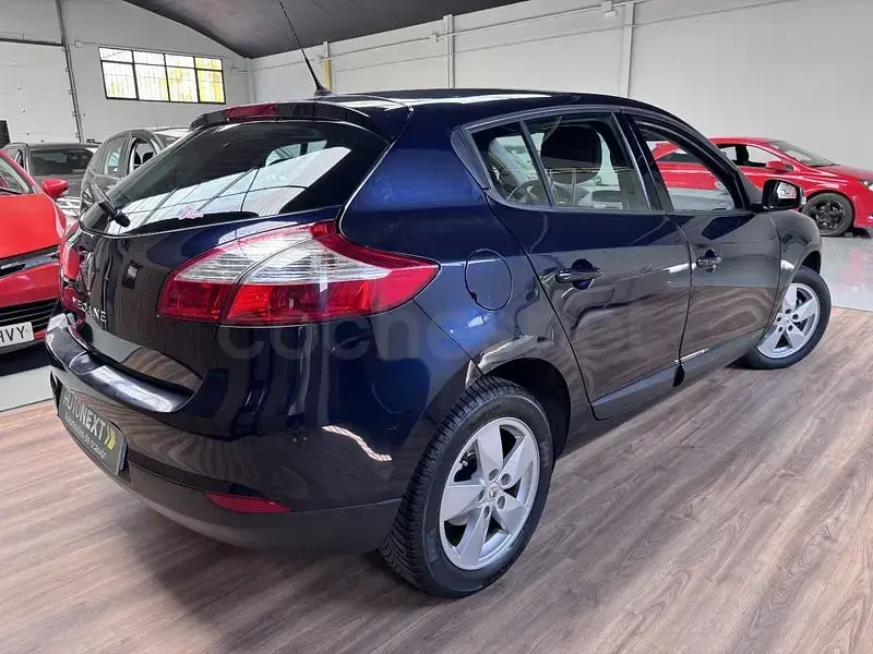 Usado Renault Mégane III Dynamique 110 CV (80 kW) 2008 Azul Berlina