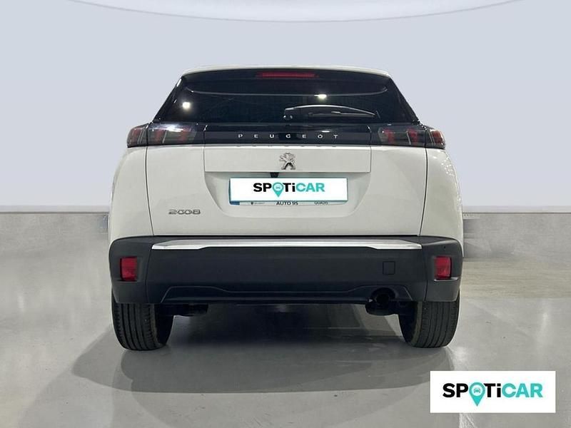 Usado Peugeot 2008 Allure 101 CV (74 kW) 2022 Blanco SUV