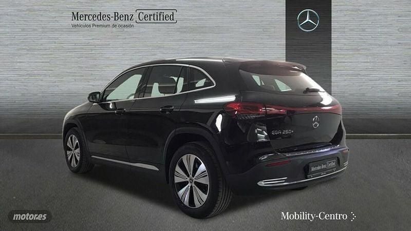 Usado Mercedes EQA250+ Progressive 139 kW (190 CV) 2023 Nachtschwarz  unilack SUV
