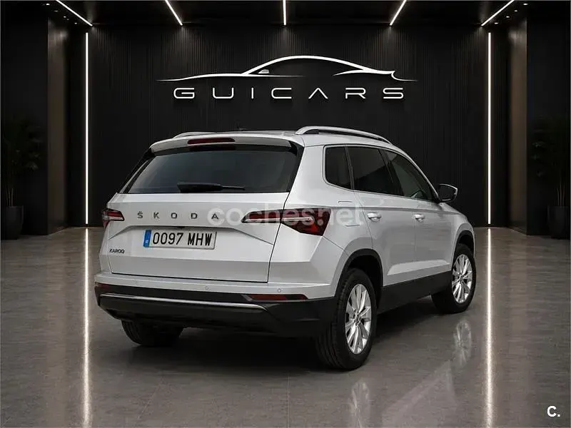 Usado Skoda Karoq Ambition 150 CV (110 kW) 2023 Gris / plata SUV