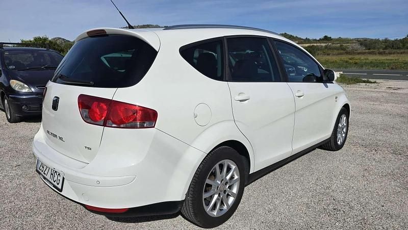 Usado Seat Altea Style 125 CV (91 kW) 2011 Blanco Monovolumen