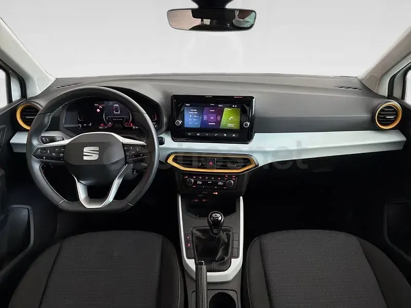 Usado Seat Arona Style 115 CV (84 kW) 2025 Blanco SUV