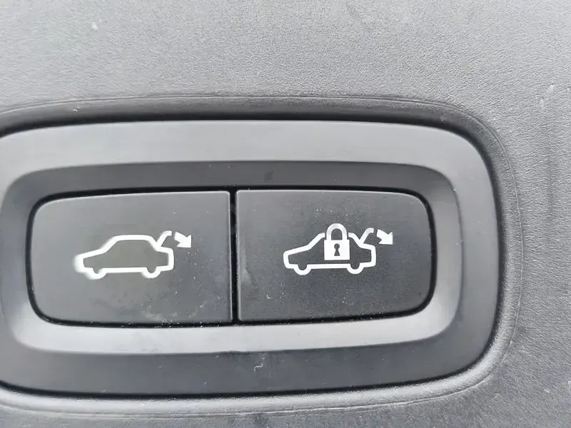 Usado Volvo V90 Momentum 197 CV (144 kW) 2021 Blanco Familiar