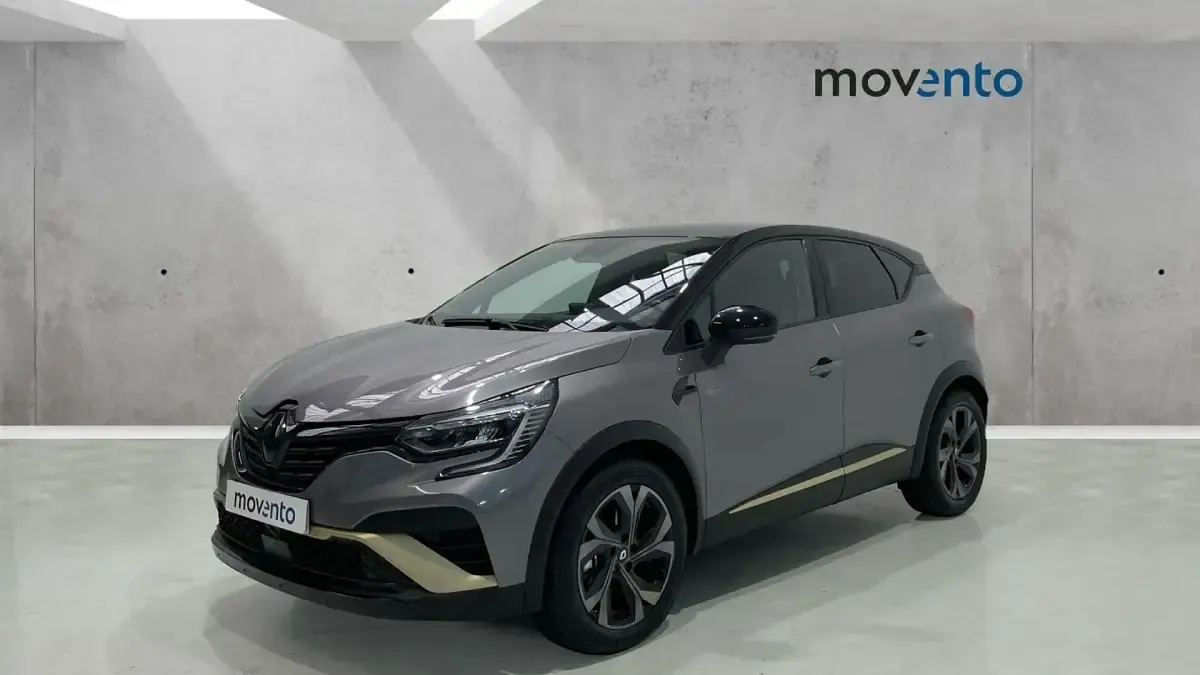 Usado Renault Captur Engineered 145 CV (106 kW) 2023 Gris / plata SUV
