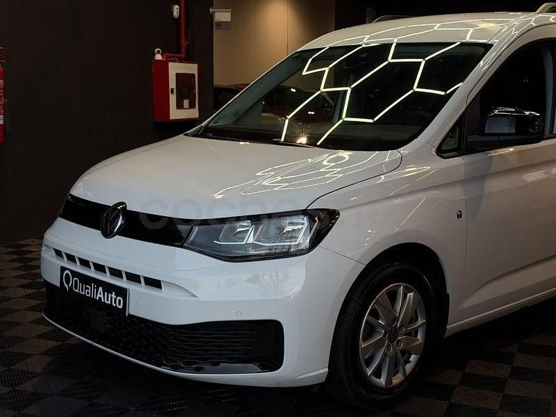 Usado VW Caddy Life 122 CV (89 kW) 2022 Blanco Monovolumen