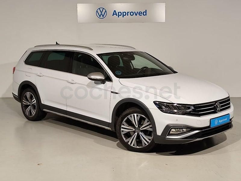 Usado VW Passat Alltrack 200 CV (147 kW) 2021 Blanco Familiar