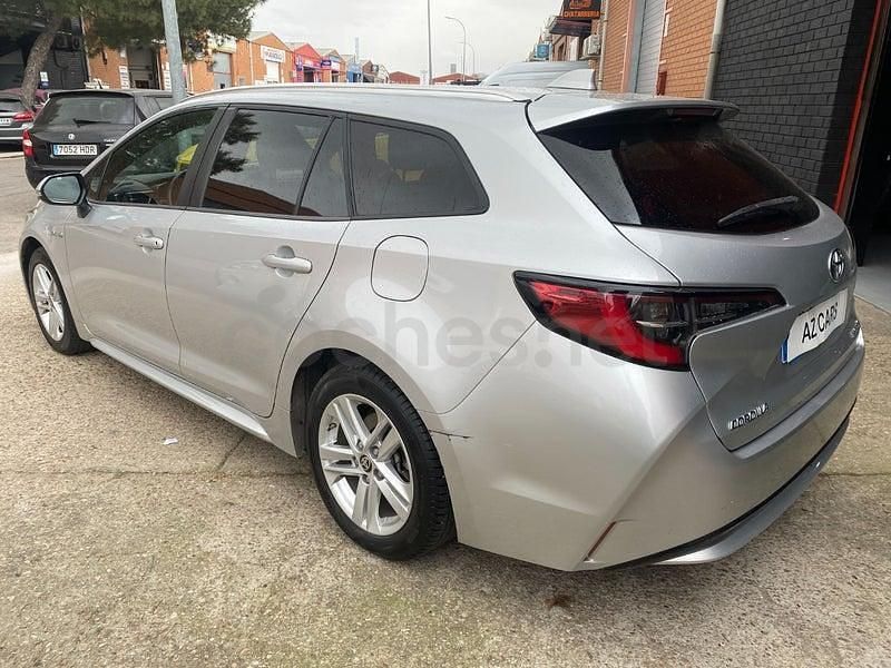 Usado Toyota Corolla Business Edition 122 CV (89 kW) 2020 Gris / plata Familiar