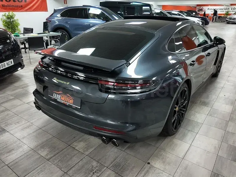 Usado Porsche Panamera 4 462 CV (339 kW) 2020 Gris / plata Berlina