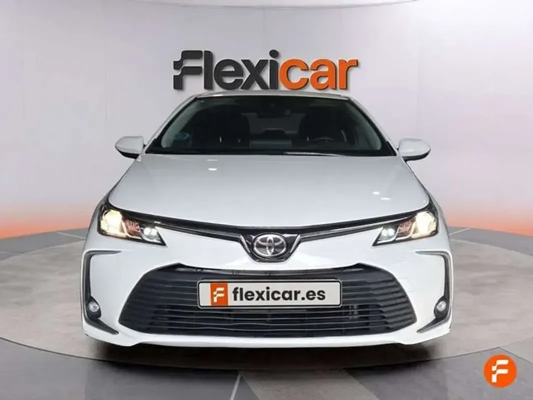 Usado Toyota Corolla Active 125 CV (91 kW) 2023 Blanco Berlina