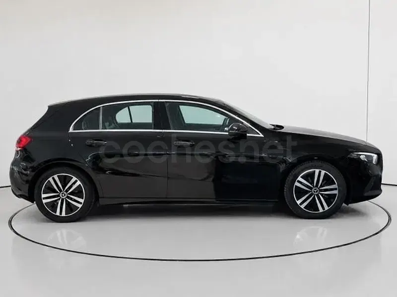 Usado Mercedes A180 136 CV (100 kW) 2022 Negro Berlina