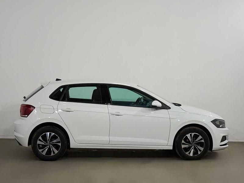 Usado VW Polo Advance 95 CV (69 kW) 2021 Blanco perlado (efecto nácar) Berlina