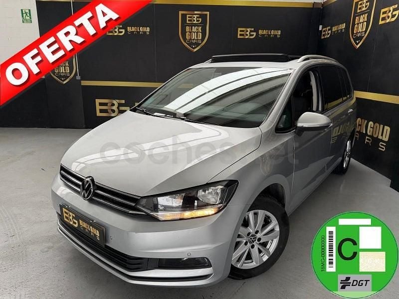 Usado VW Touran Advance 122 CV (89 kW) 2021 Gris Monovolumen