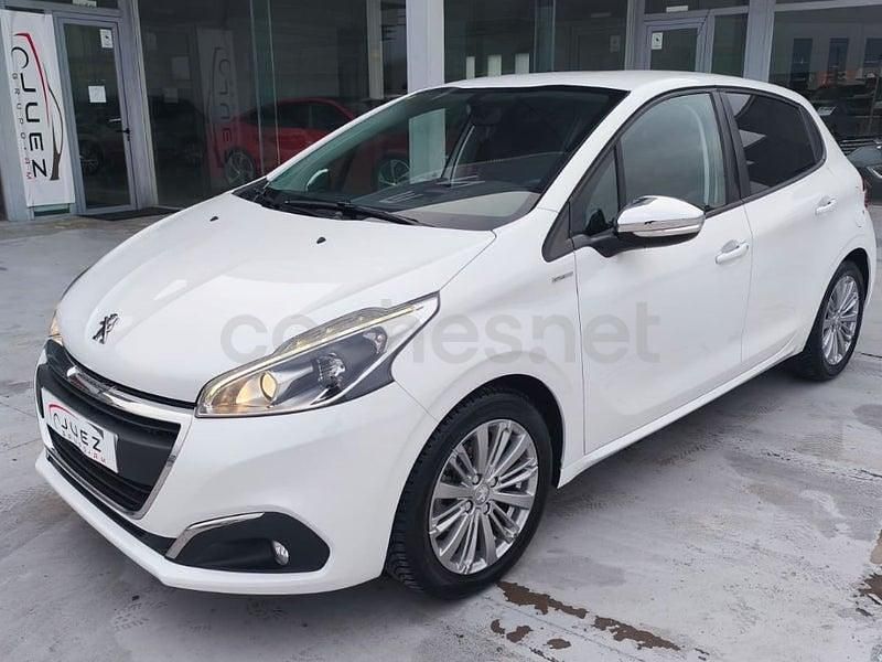 Usado Peugeot 208 Style 82 CV (60 kW) 2018 Blanco Utilitario