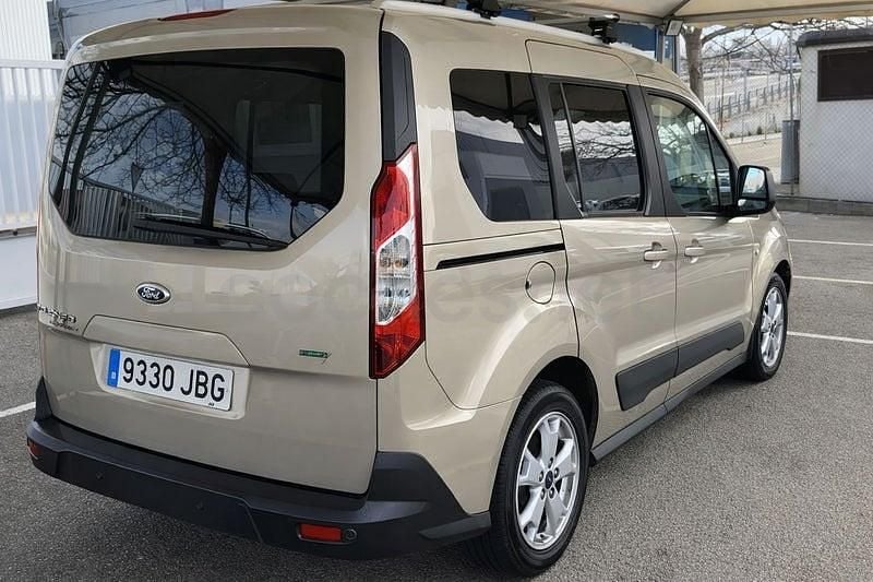 Usado Ford Tourneo Connect Trend 100 CV (73 kW) 2014 Beige Monovolumen