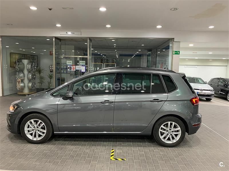 Usado VW Golf Sportsvan Advance 150 CV (110 kW) 2019 Gris / plata Monovolumen