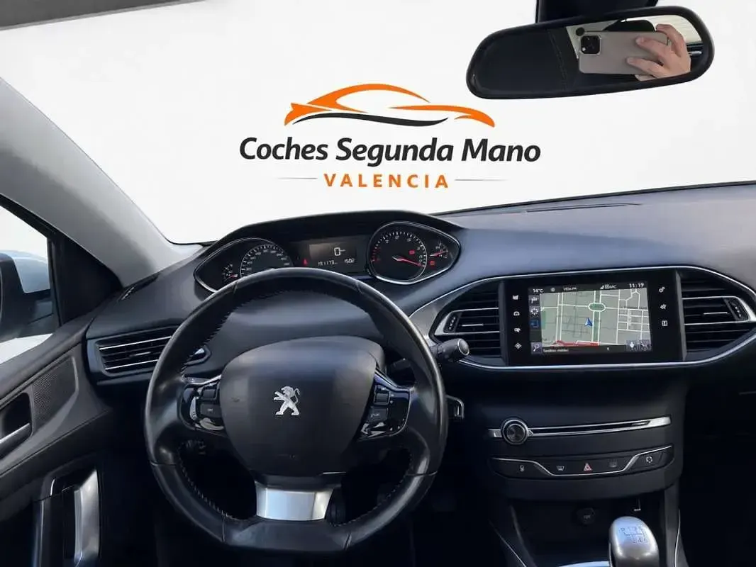 Usado Peugeot 308 Allure 120 CV (88 kW) 2015 Blanco Utilitario